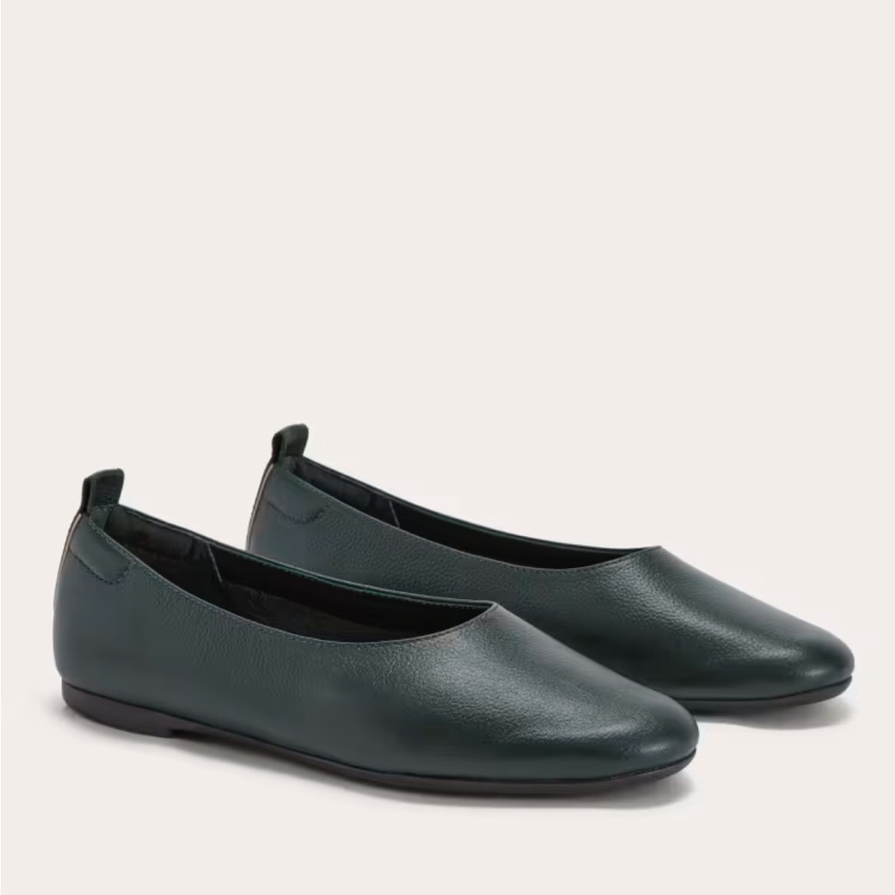 NIB Everlane Day Glove Flats in Scarab (dark green)